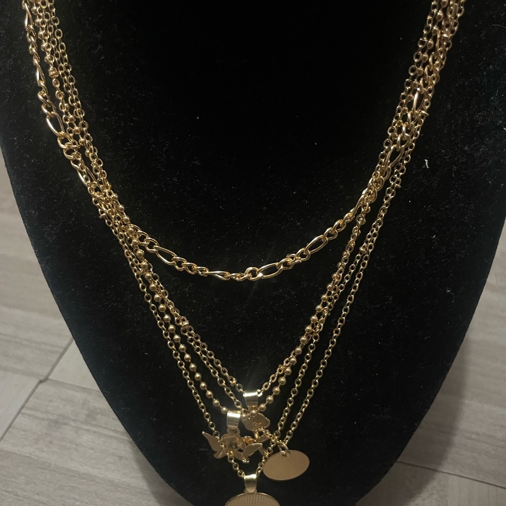 Gold Chain Necklace with Louis Vuitton Lock 437 Pendant - Picture 7 of 11